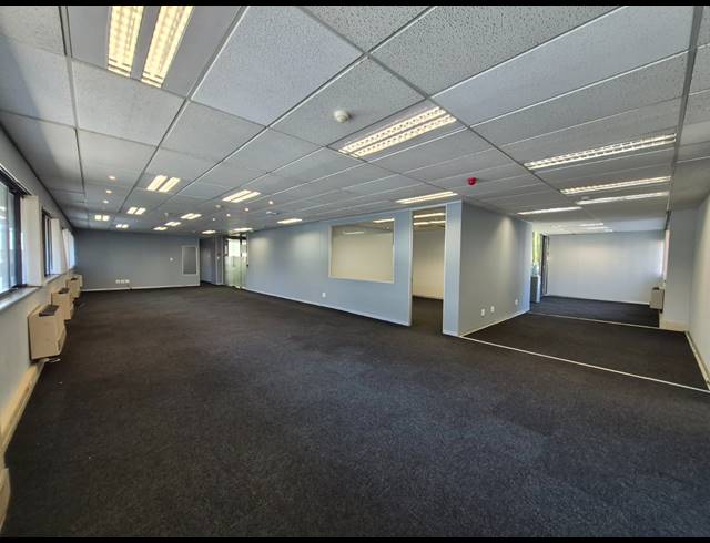 323M² OFFICE TO LET IN SANDTON CENTRAL